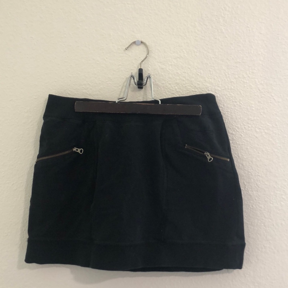 Oakley short skirt, Size Medium, Color Black